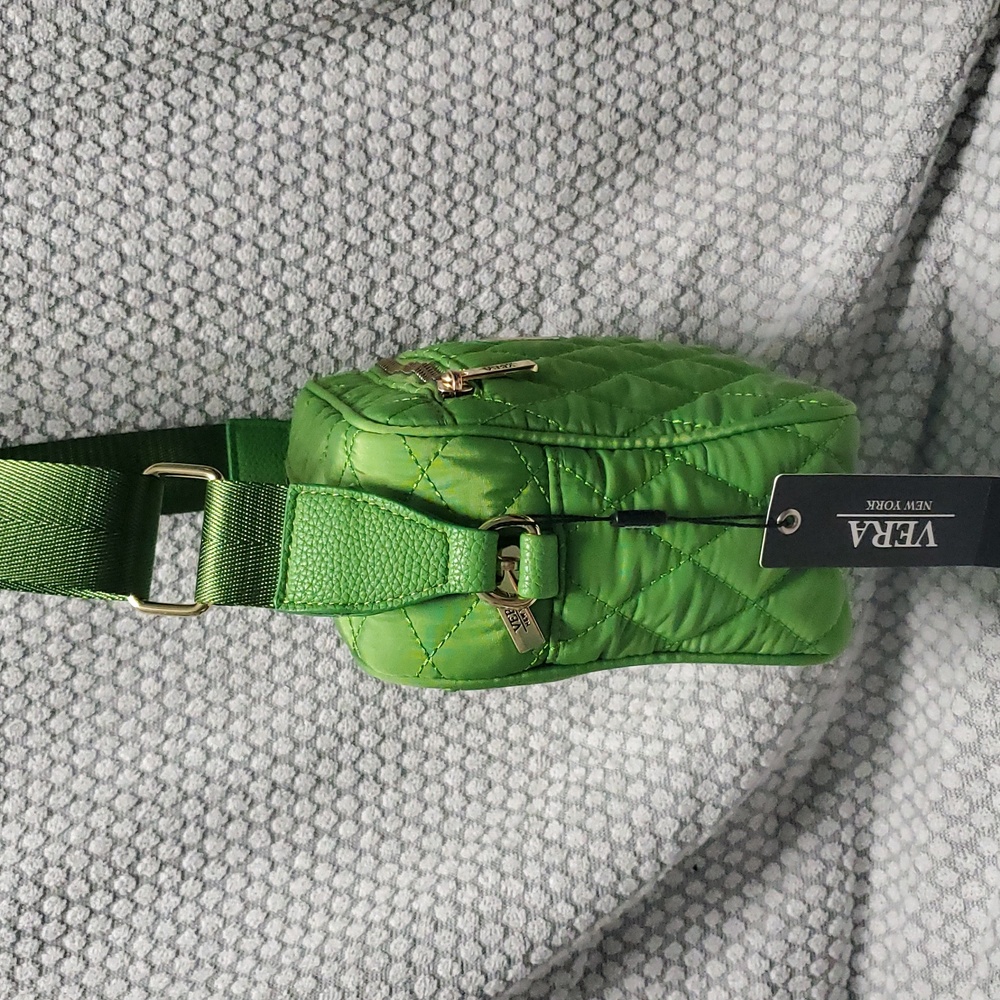 Vera New York Green Quilted Crossbody Bag - Picture 10 of 12